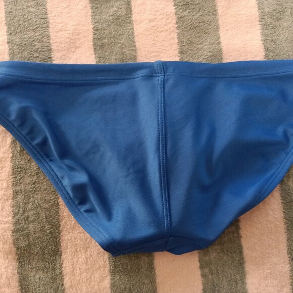 ARENA BLUE SWIM BRIEF, 1" SIDES, RAINBOW LOGO ASIAN SIZE "M" (Pre-Owned) - Picture 2 of 8